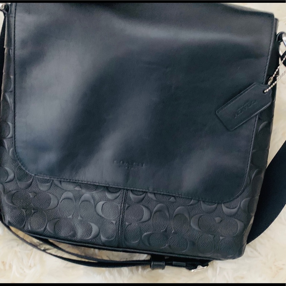 Authentic Coach small messenger bag